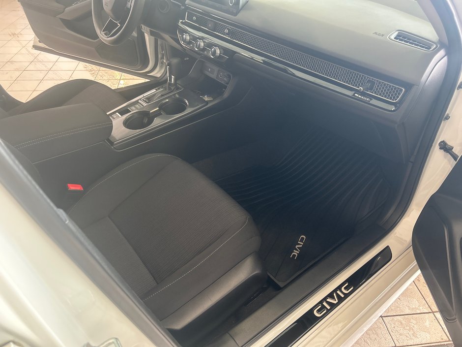 Honda Civic Sedan LX 2023-12