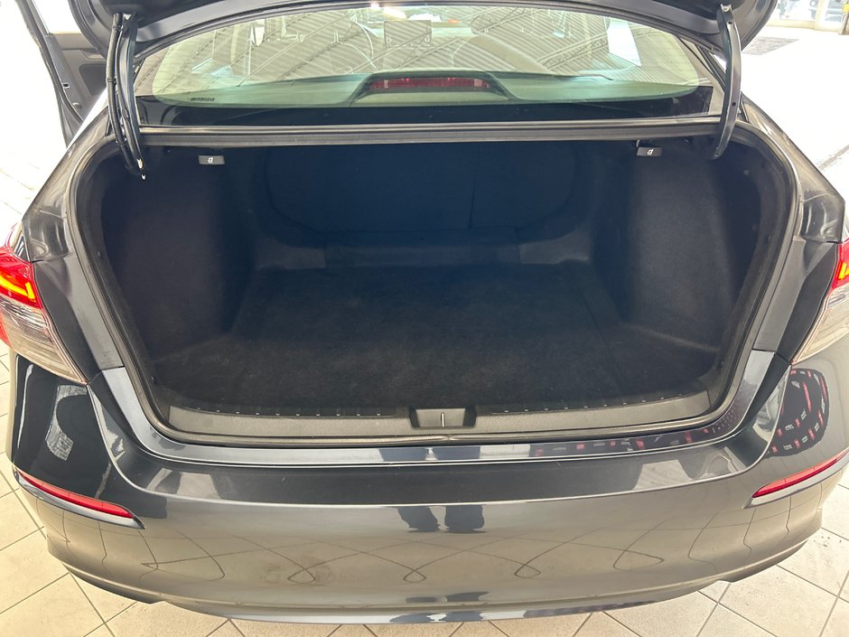 Honda Civic Sedan LX 2023-8