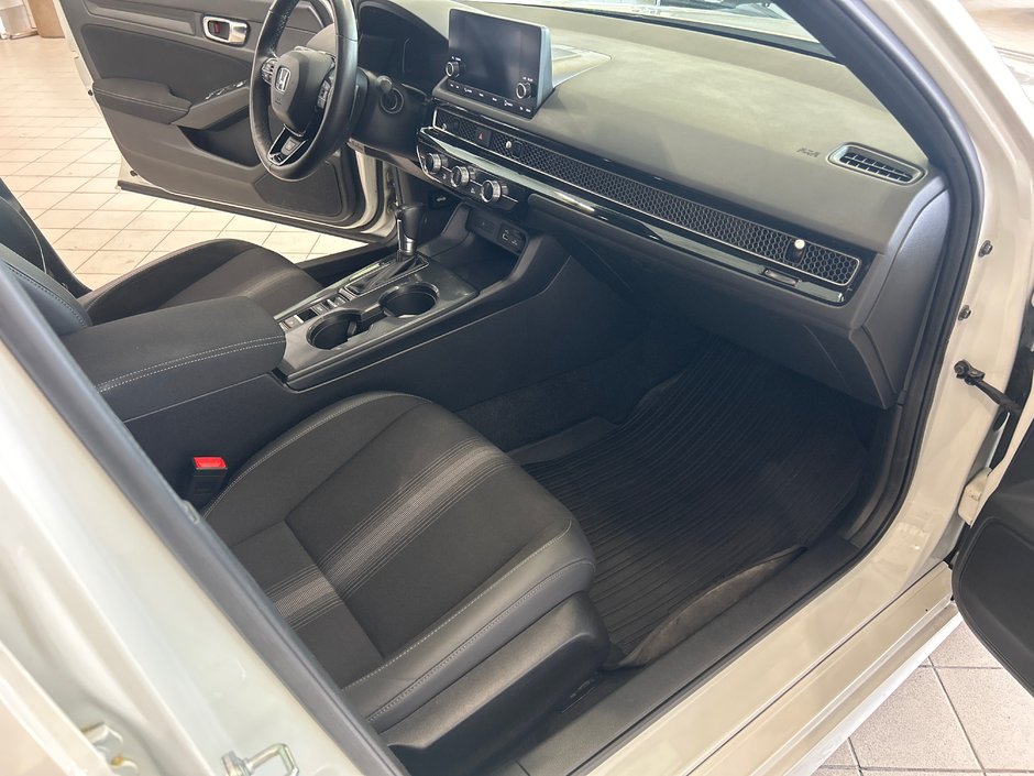 Honda Civic Sedan Sport 2023-17