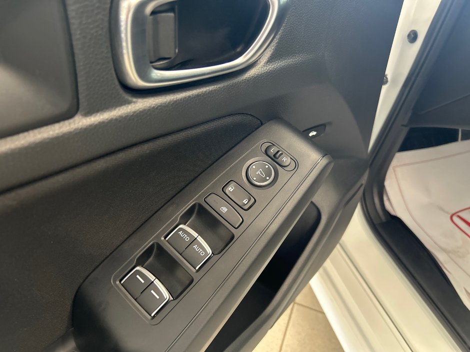 Honda Civic Sedan Sport 2023-26
