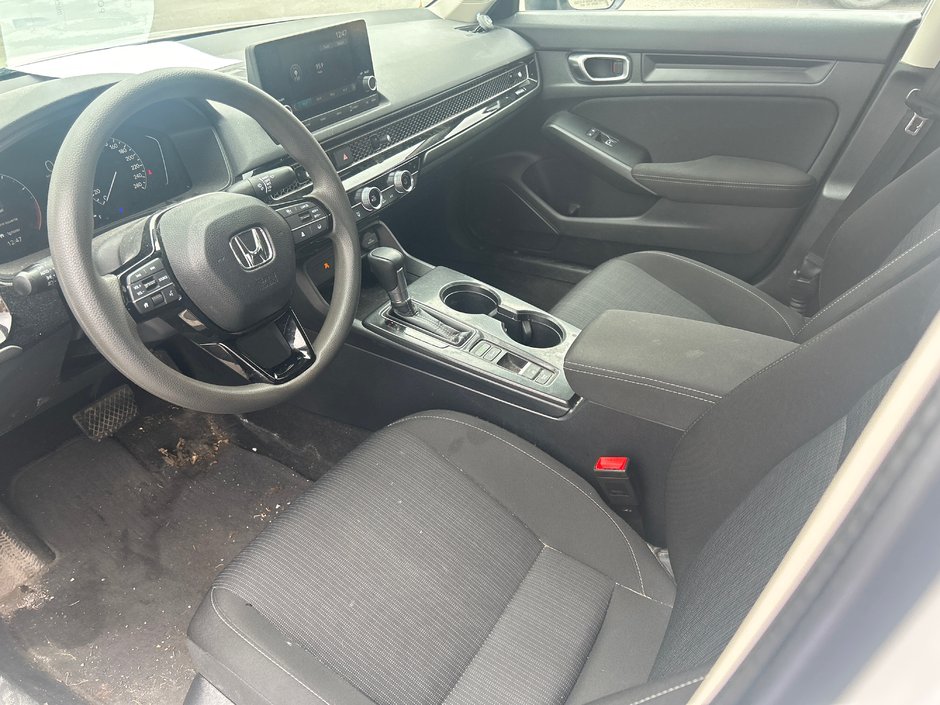 Honda Civic Sedan LX-b 2023-10