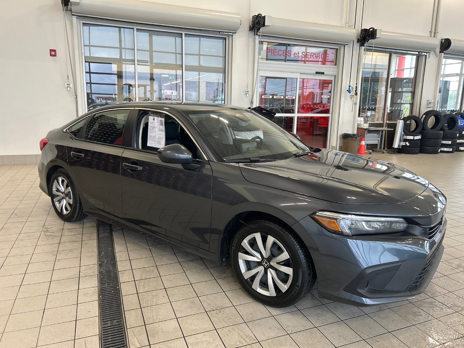 Honda Civic Sedan LX-B 2024-28