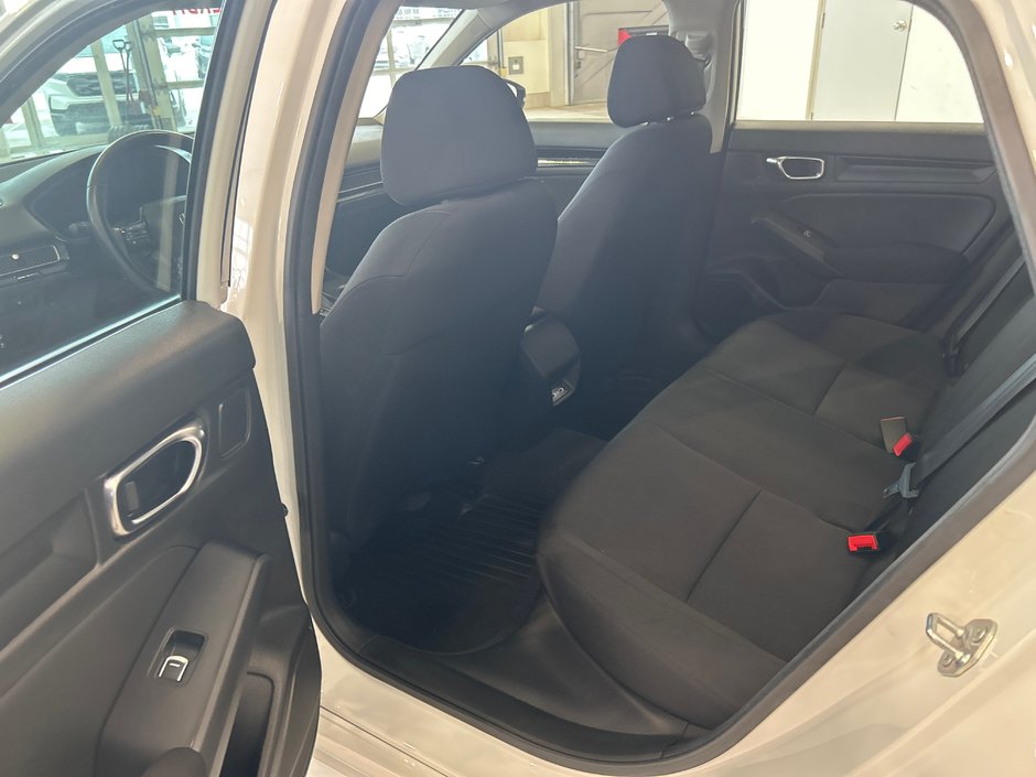 Honda Civic Sedan EX 2024-29