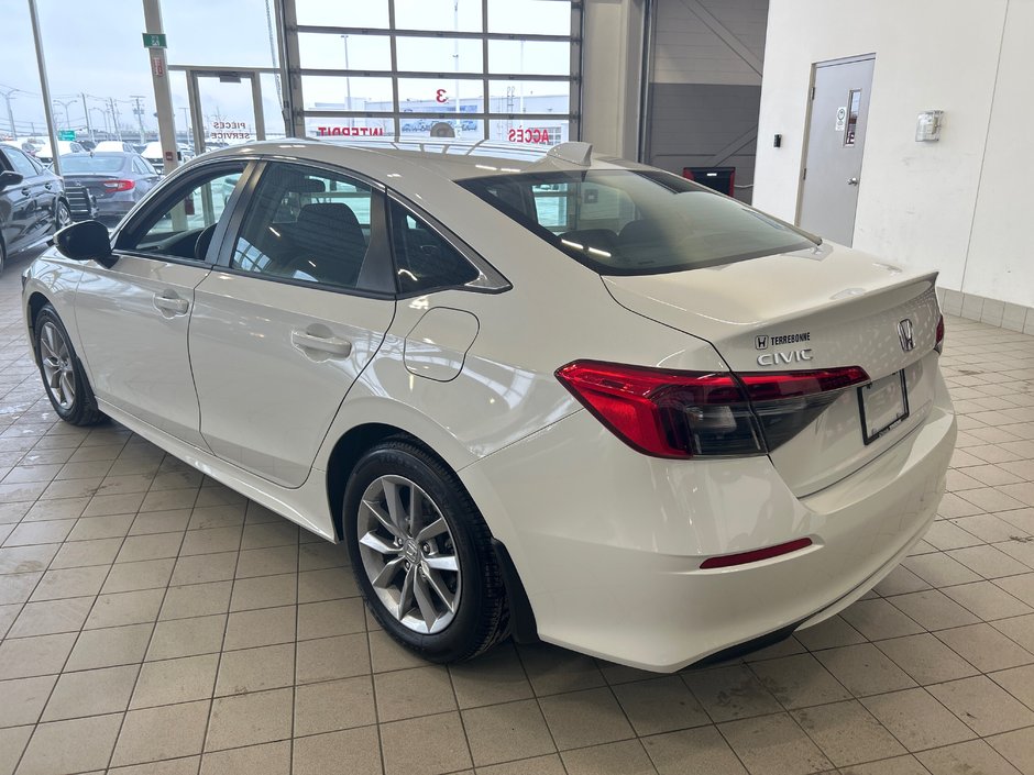 Honda Civic Sedan EX 2024-28