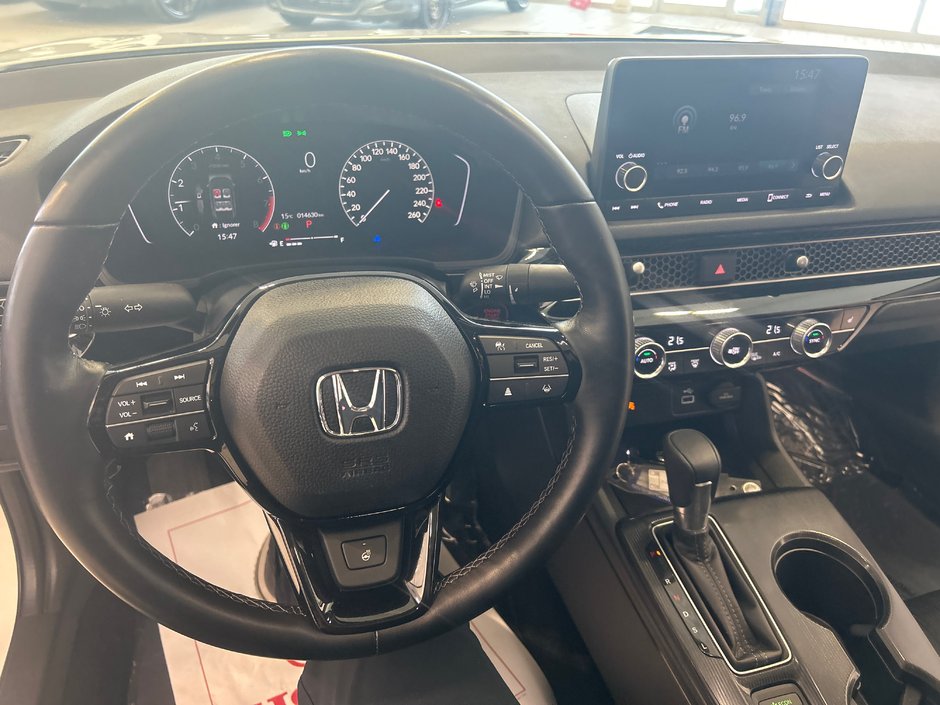 Honda Civic Sedan EX 2024-30