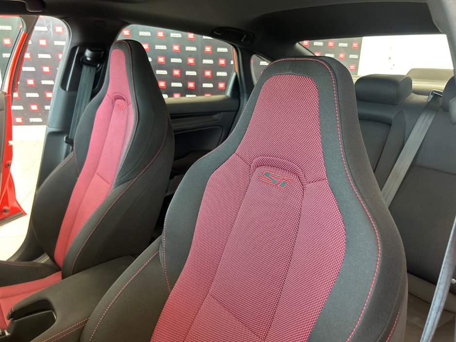 Honda Civic SI sedan  2022-19