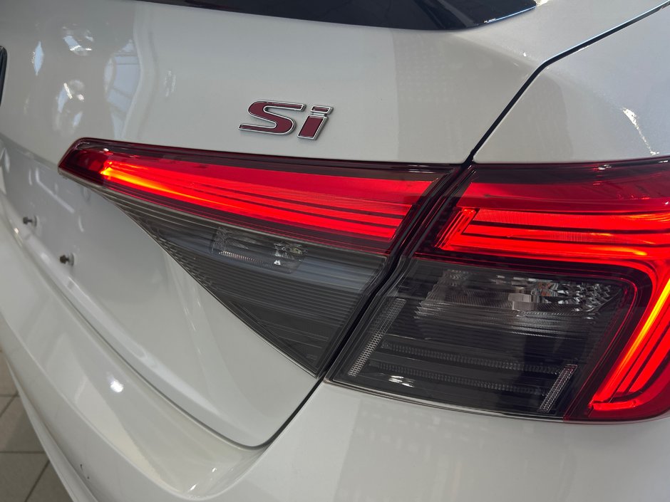 Honda Civic SI sedan Si 2023-13