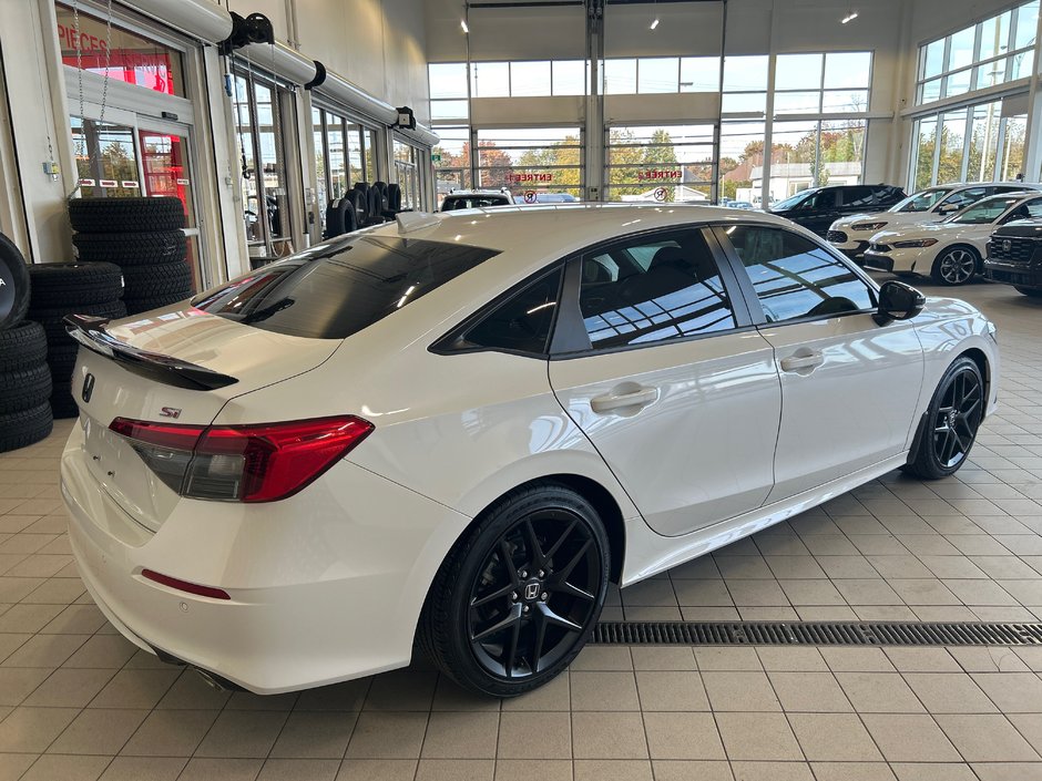 Honda Civic SI sedan Si 2023-11