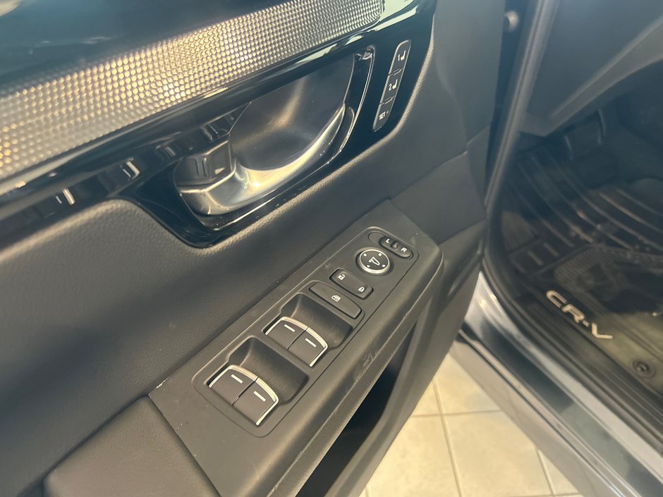 Honda CR-V HYBRID Touring 2023-17