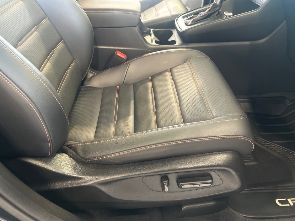 Honda CR-V HYBRID Touring 2023-20