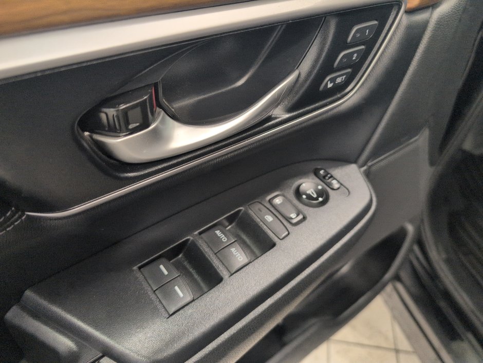 Honda CR-V Touring 2019-14