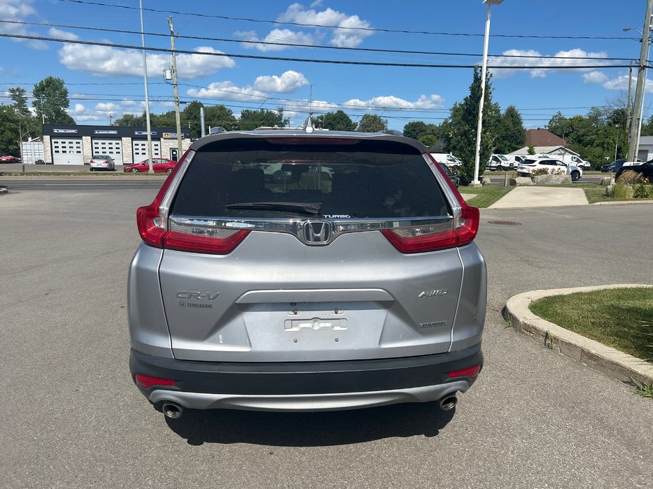 Honda CR-V Touring 2019-4