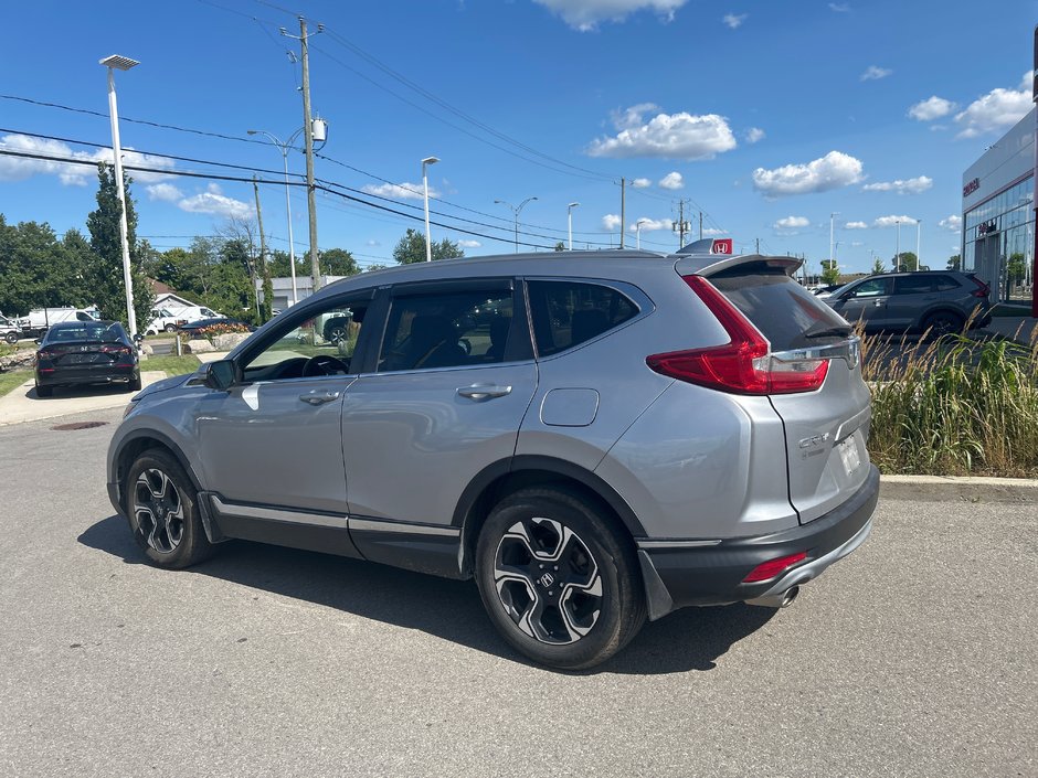 Honda CR-V Touring 2019-3