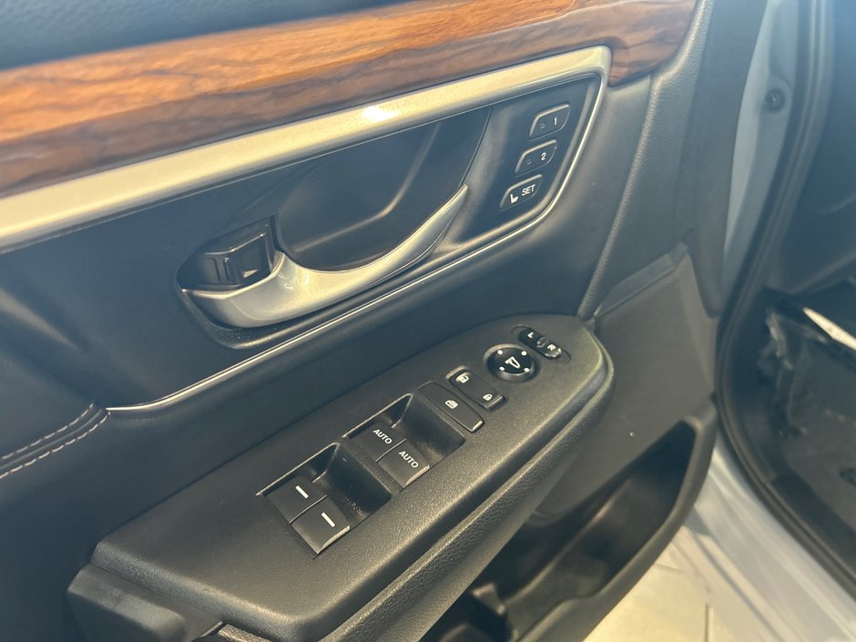 Honda CR-V Touring 2020-16