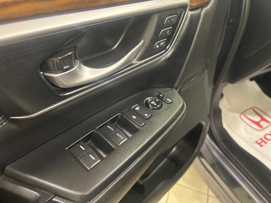 Honda CR-V Touring 2022-22