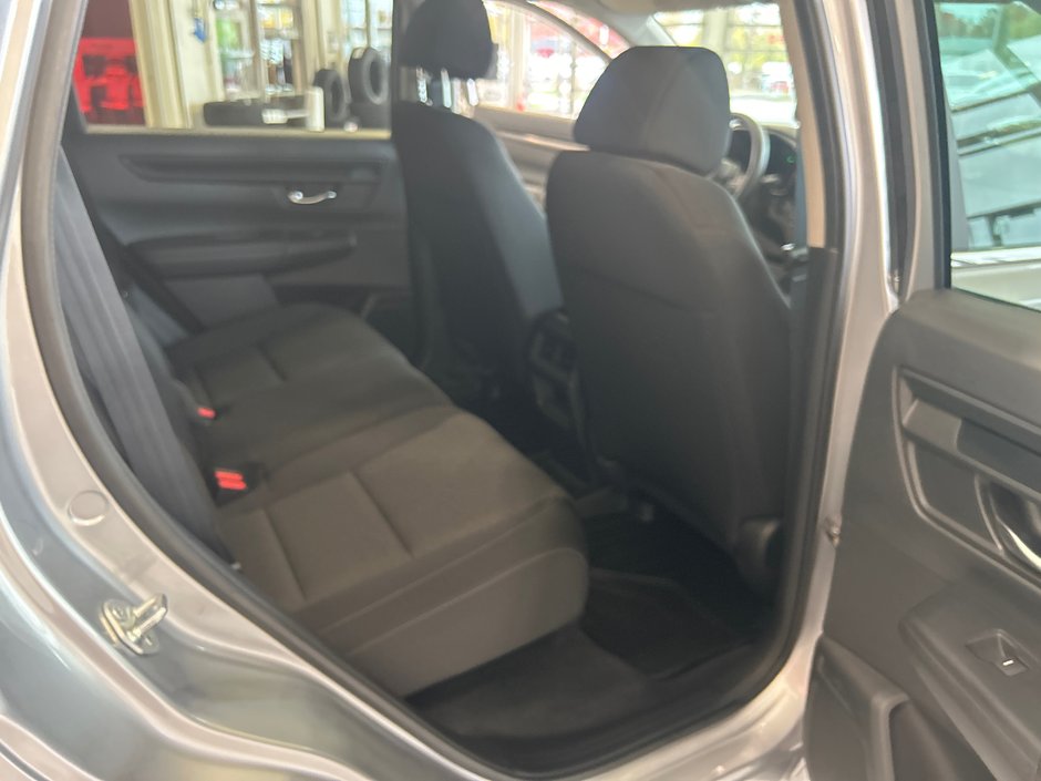 Honda CR-V LX 2023-10