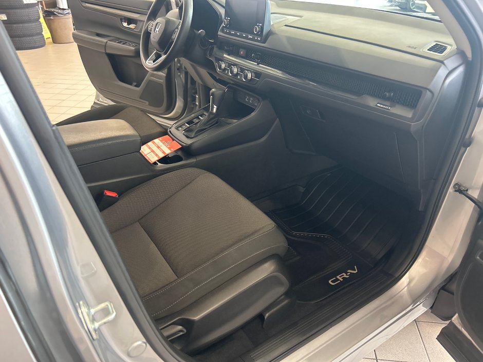 Honda CR-V LX 2023-12