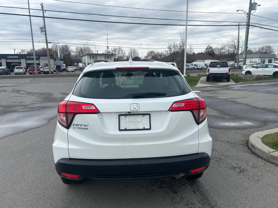 2016 Honda HR-V LX-4