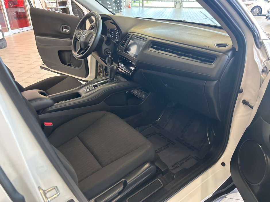 2016 Honda HR-V LX-15
