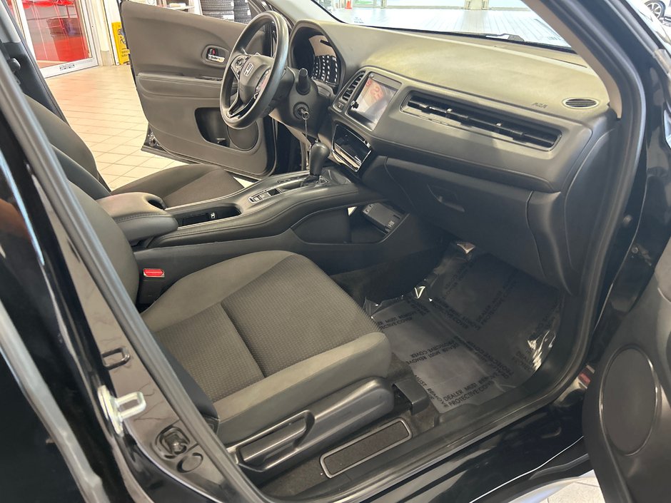 2022 Honda HR-V LX-10