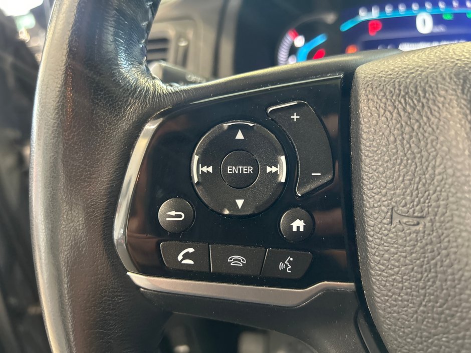 Honda Pilot Touring 7-Passenger 2021-30