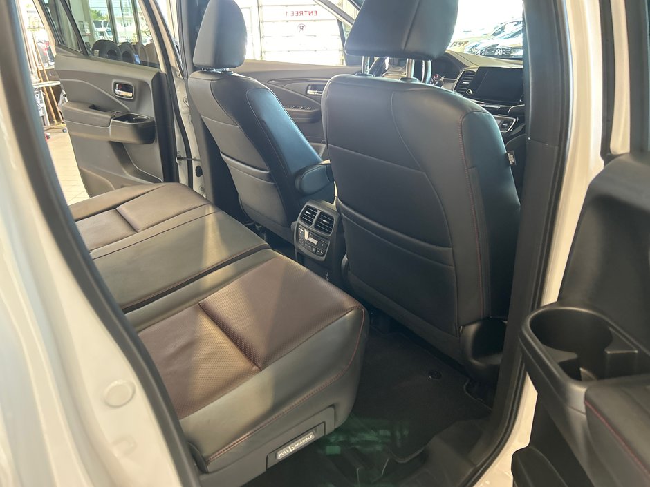Honda Ridgeline Black Edition 2023-15