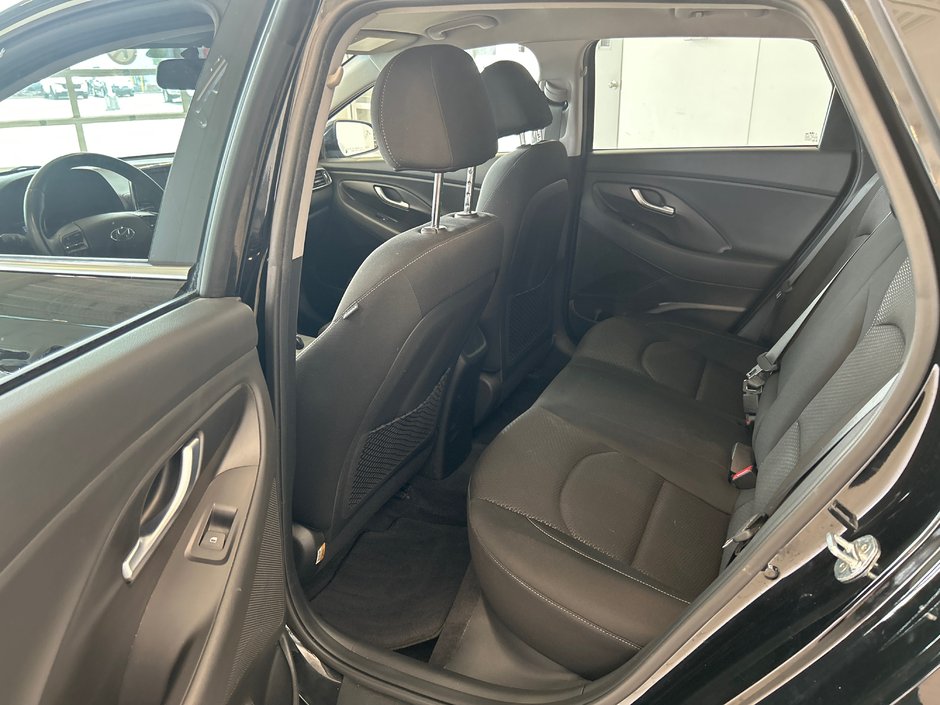 Hyundai Elantra GT Preferred 2020-8