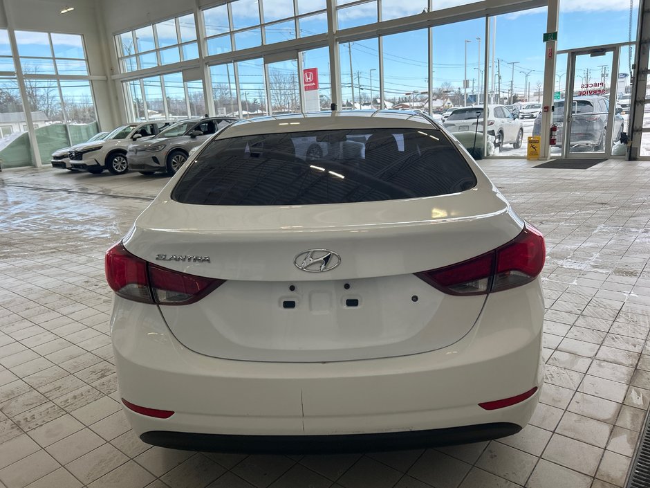 2015 Hyundai Elantra L-6