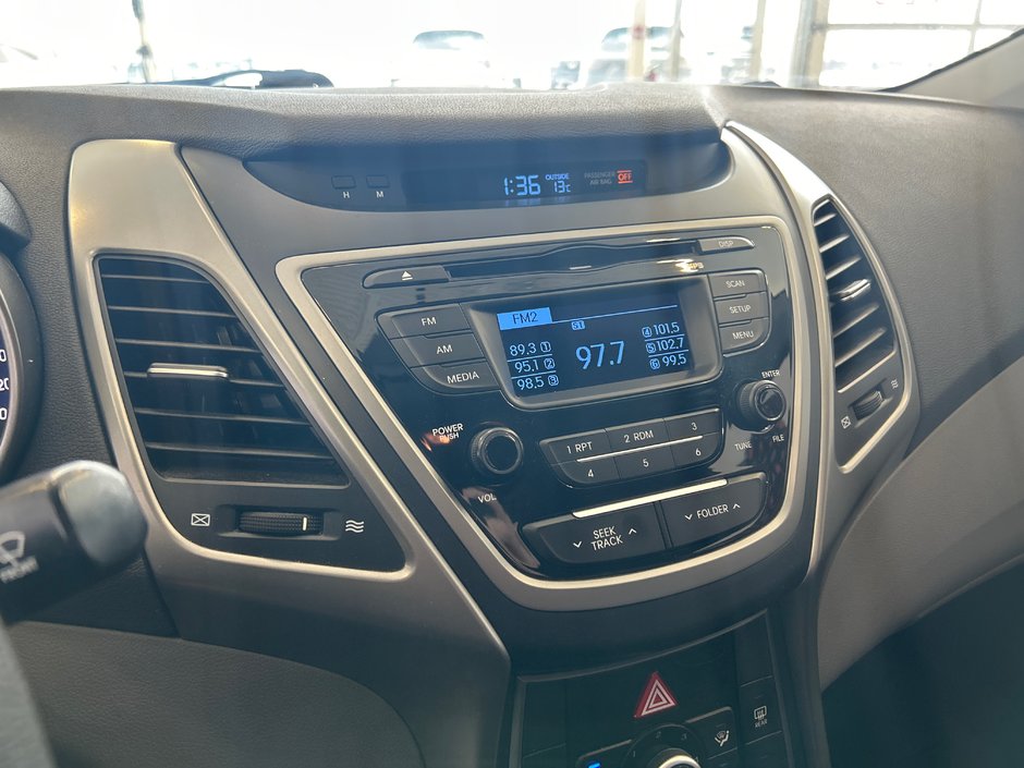 2015 Hyundai Elantra L-19