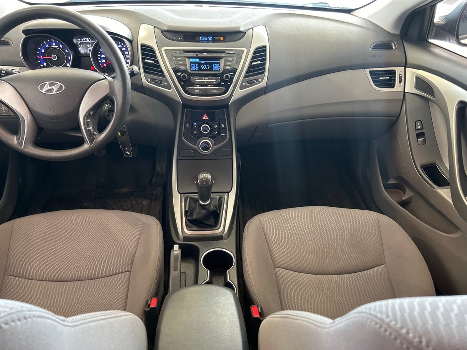 2015 Hyundai Elantra L-8