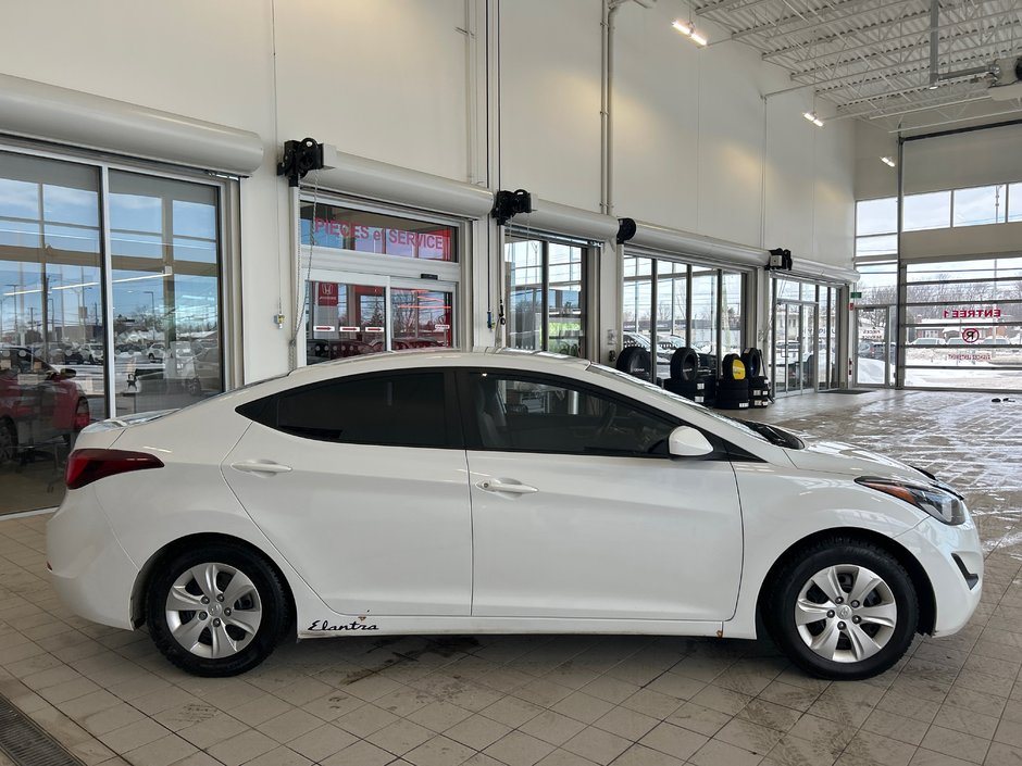 2015 Hyundai Elantra L-4