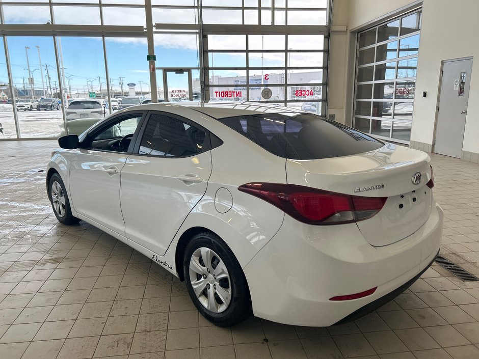 2015 Hyundai Elantra L-7