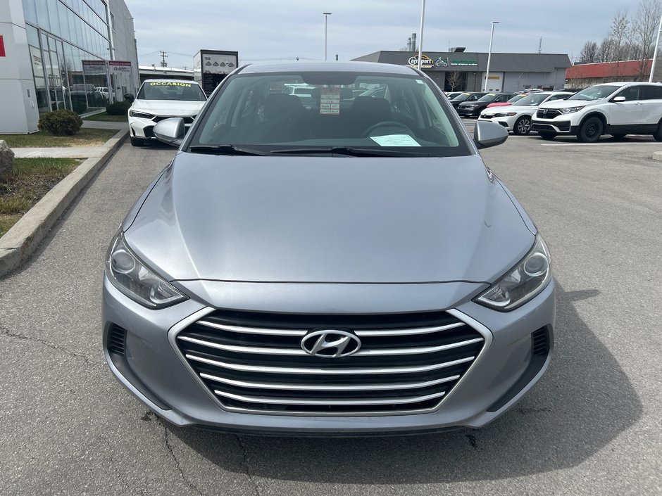 Hyundai Elantra LE 2017-5