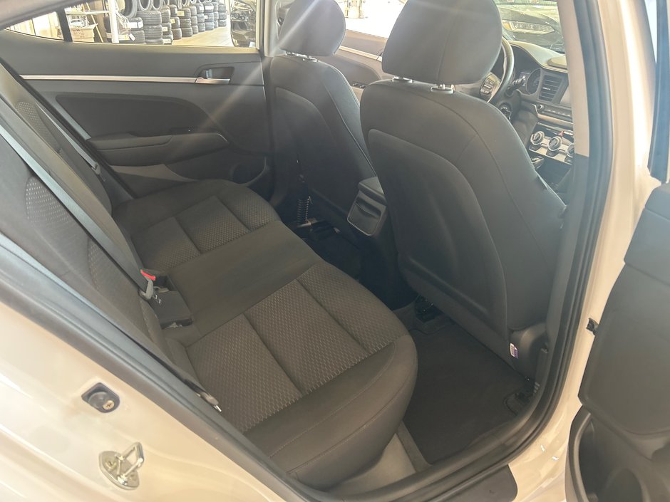 2019 Hyundai Elantra Preferred-11
