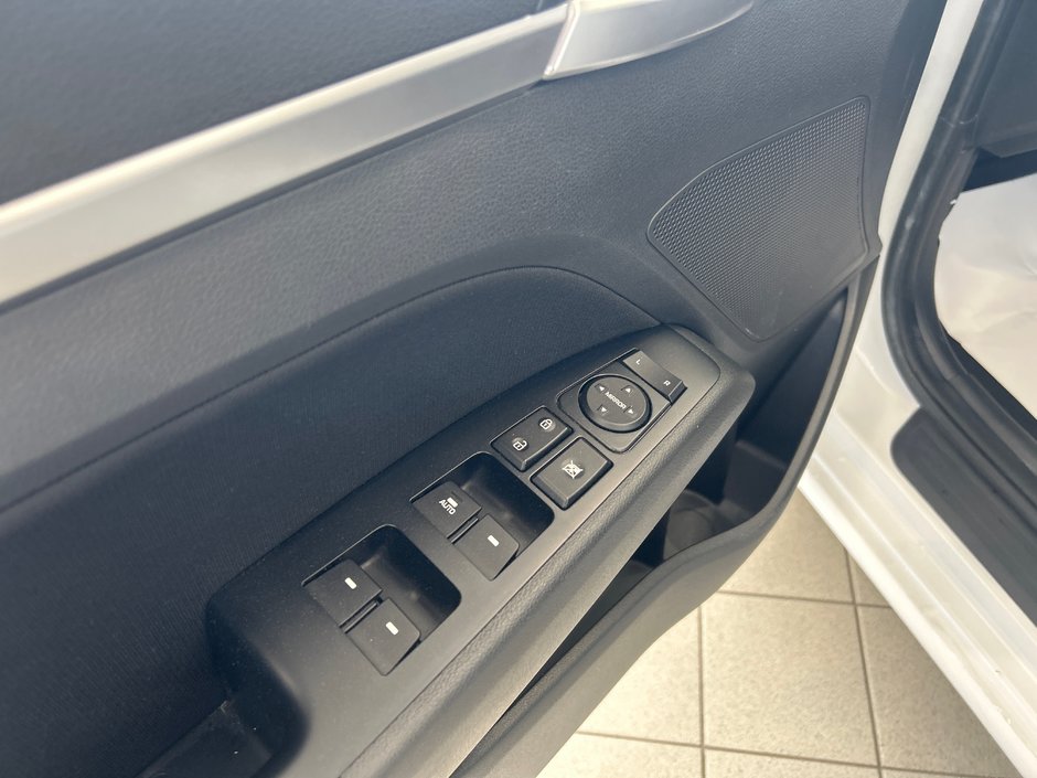 2019 Hyundai Elantra Preferred-17