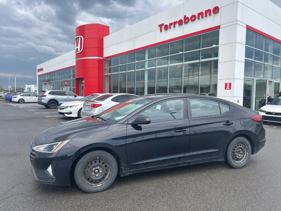 Hyundai Elantra Essential 2019-0
