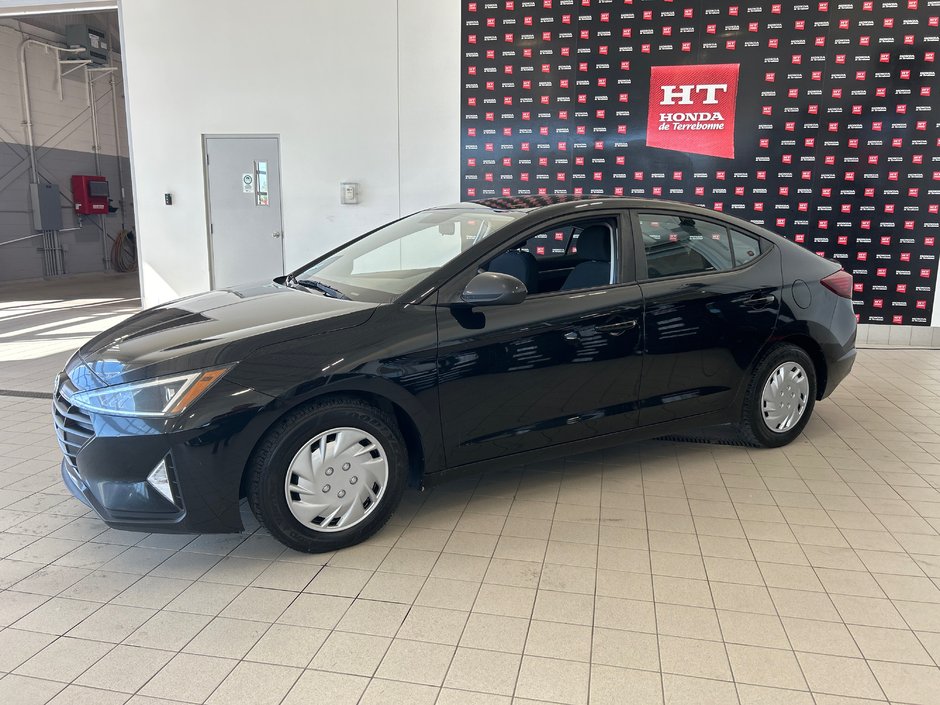 Hyundai Elantra Essential 2019-1