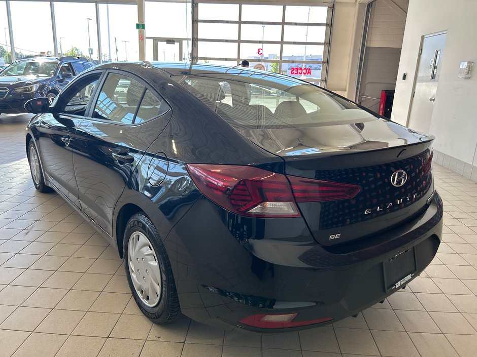 Hyundai Elantra Essential 2019-7