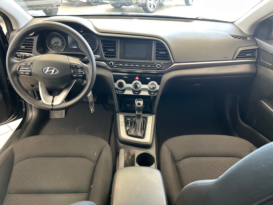 Hyundai Elantra Essential 2019-11