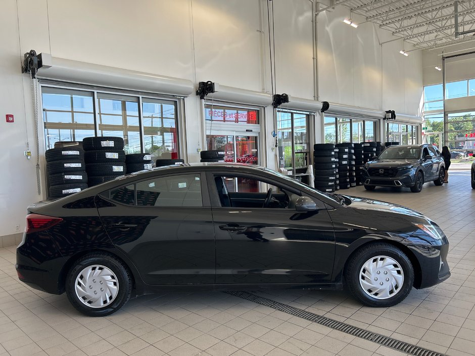 Hyundai Elantra Essential 2019-4