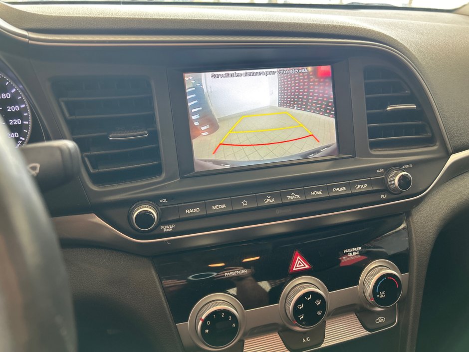 2019 Hyundai Elantra Preferred-18