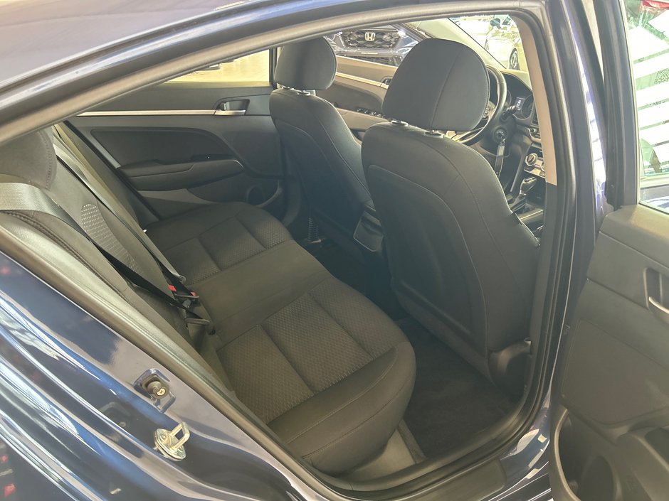 2019 Hyundai Elantra Preferred-10