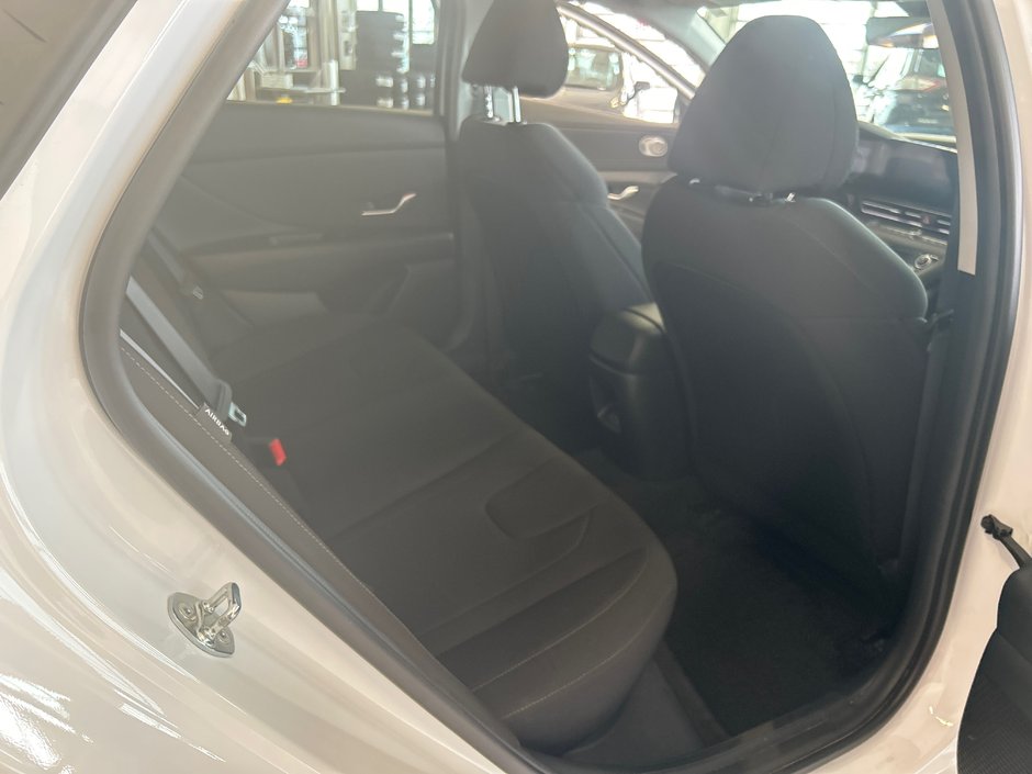 2024 Hyundai Elantra Preferred-11