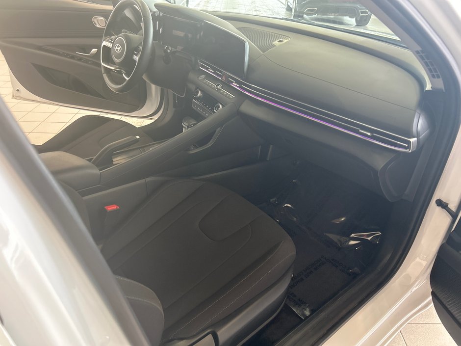 2024 Hyundai Elantra Preferred-13