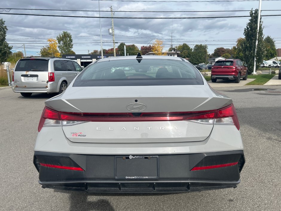 2024 Hyundai Elantra Essential-6