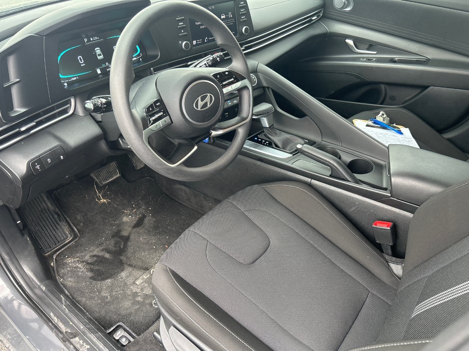 2025 Hyundai Elantra Essential-6