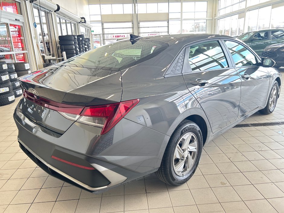 2025 Hyundai Elantra Essential-5