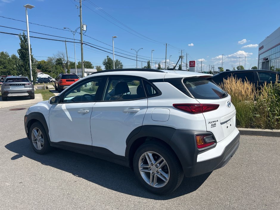 Hyundai Kona Essential 2021-3