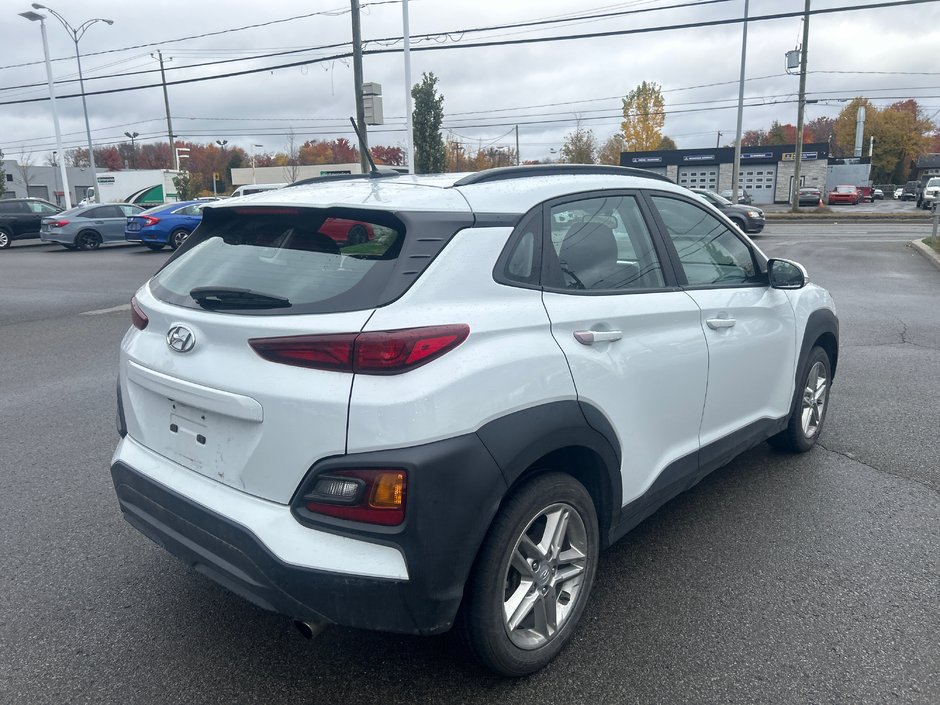 Hyundai Kona Essential 2021-3