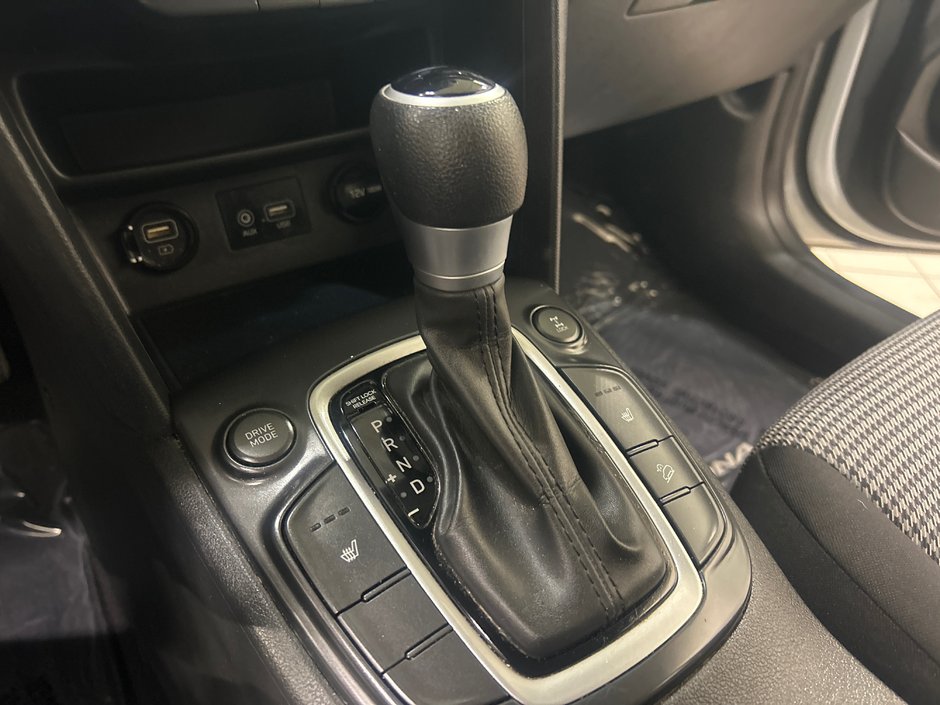 Hyundai Kona Essential 2021-17